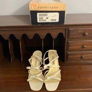 Apostrophe Bow-Darling Cream Sandals Size 9M